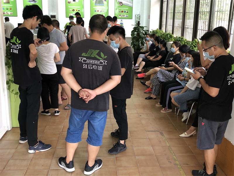普及安全滅火知識(shí)，共建消防防火墻！—江信電子消防安全演練2.jpg